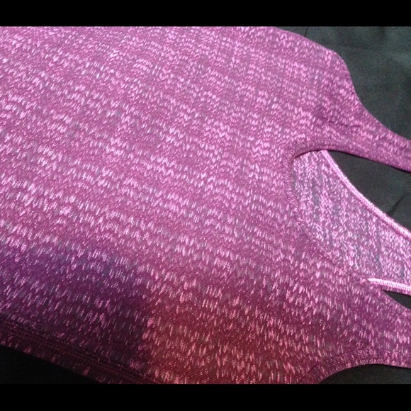 Lululemon tank - Picture 2 of 3